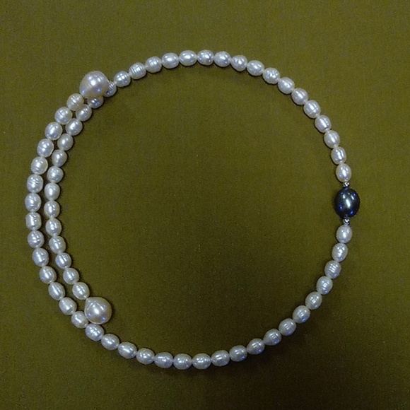 Freshwater Lavender and Peacock Pearl Necklace - Picture 6 of 7